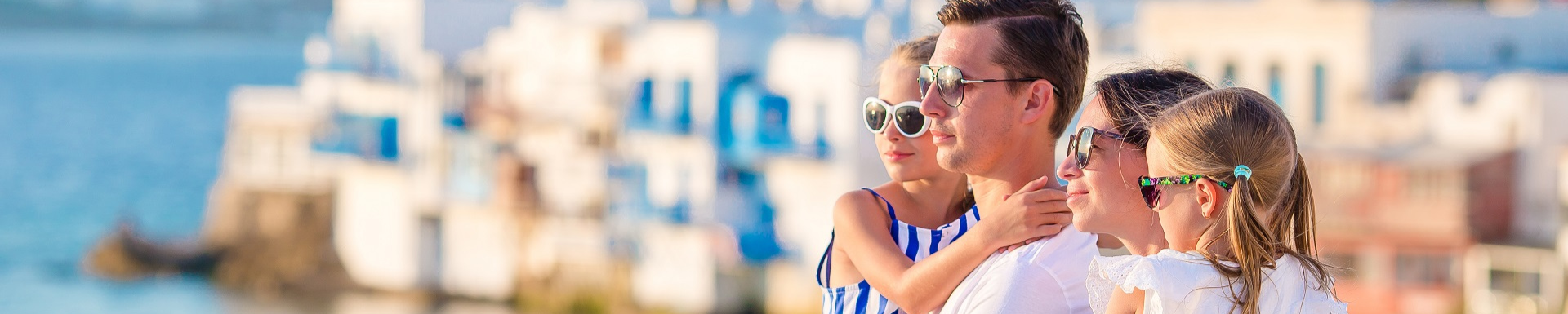 Nyd de smukkeste udsigter med familien i Grækenland - Find din drømmeferie med Sunweb